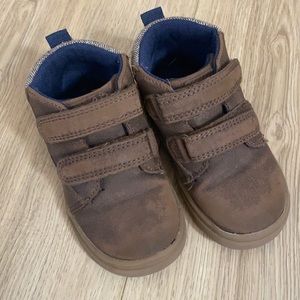 Toddler boys brown boots like new!